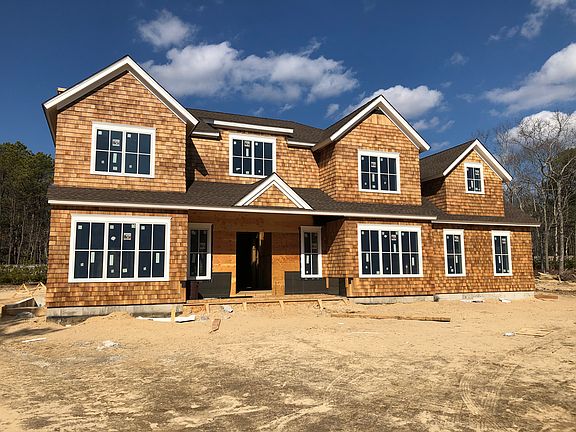 4th image of 24 Georgica Woods Ln