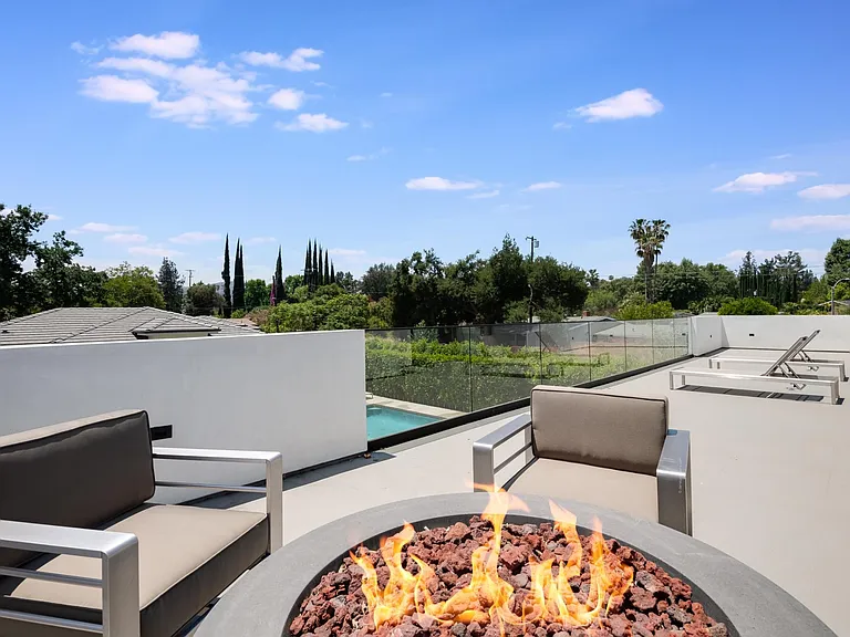 23262 Gonzales Dr — Photo 48