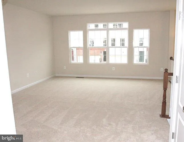 7568 Stonehouse Run Dr — Photo 3