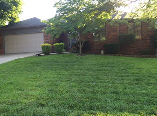 1905 S Woodbury Ave, Springfield, MO 65809