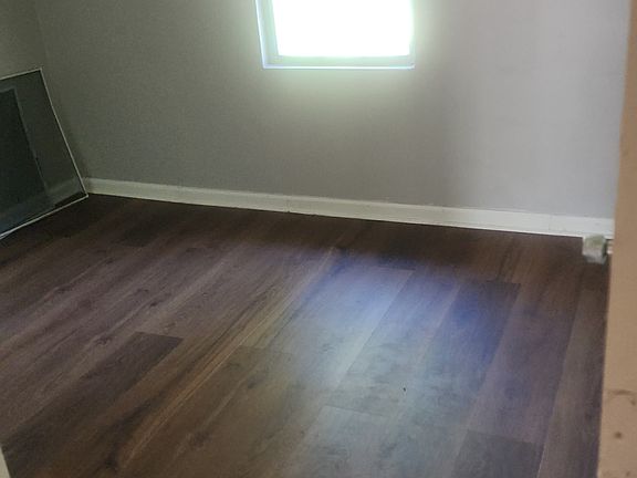 5th image of 103 Tuscany Ln