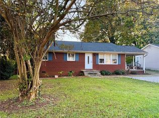 2301 Roger St, Burlington, NC 27217