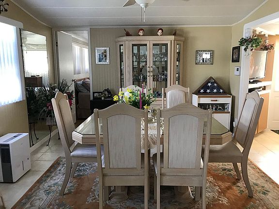 2nd image of 2089 Glenwood Dr
