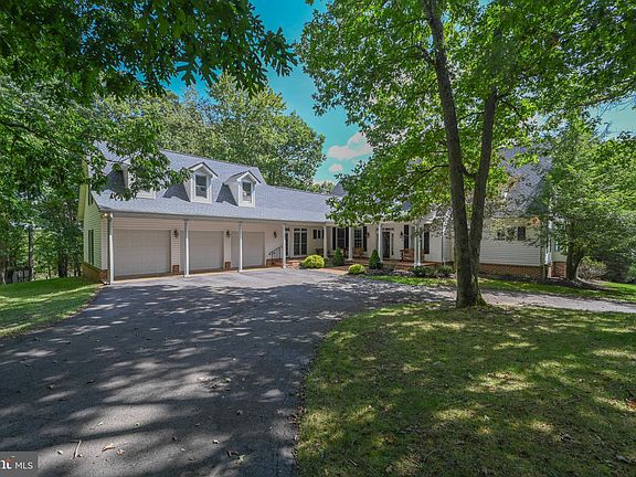 2nd image of 221 Randall Way