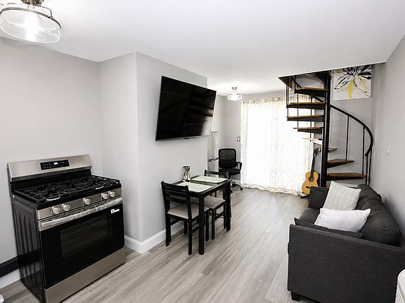 2nd image of 136 Stefanic Ave APT 2