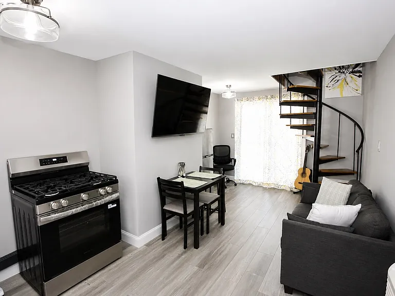 136 Stefanic Ave #2 — Photo 2