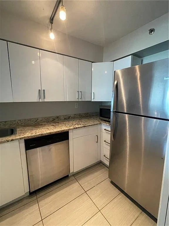 2870 Pharr Ct S — Photo 4