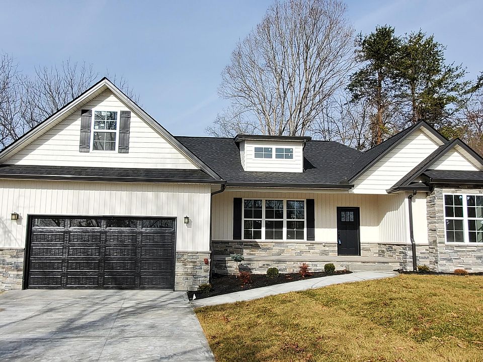1st image of 204 Daksi Ln