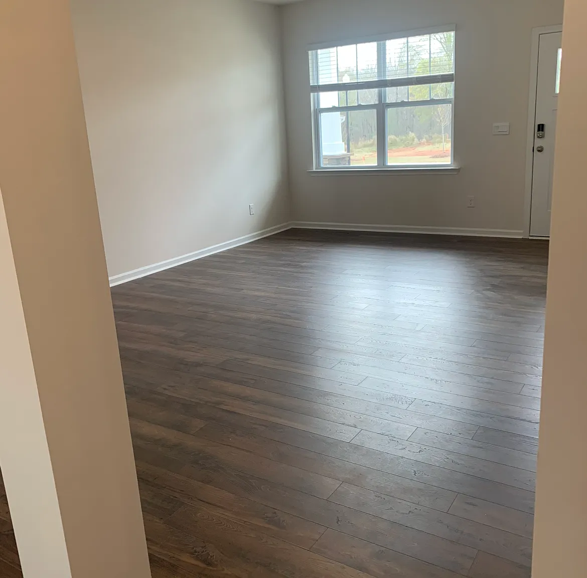 1243 Lynton Ln — Photo 4