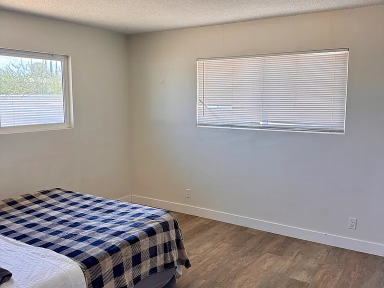 7433 Sage Ave — Photo 9