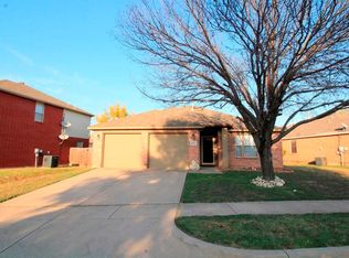 1105 Trinity Trl, Saginaw, TX 76131