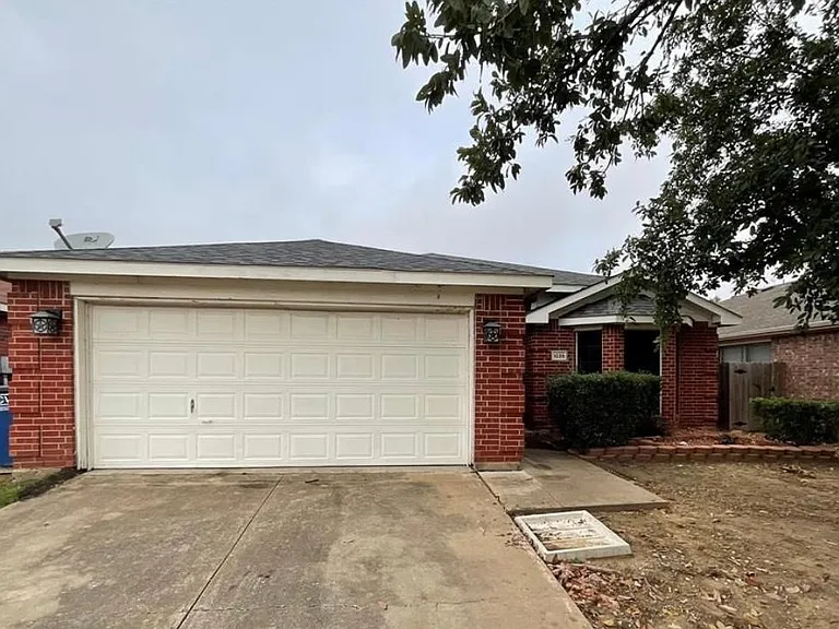 1035 Port Sullivan Dr — Photo 1