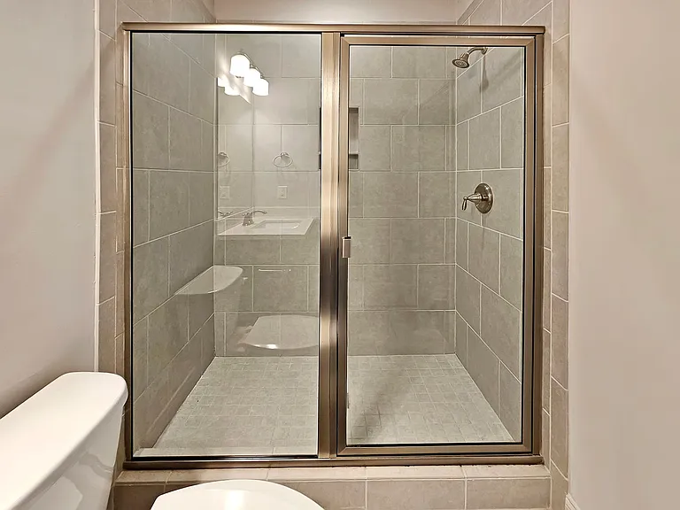 2142 Coventry Dr — Photo 43