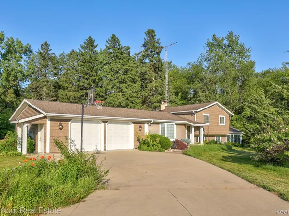 7051 Barkley Rd, Vassar, MI 48768