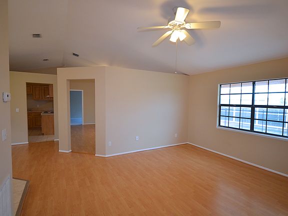4th image of 463 NE 2nd Pl