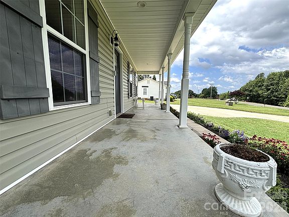 4th image of 2899 Icard Ridge Rd