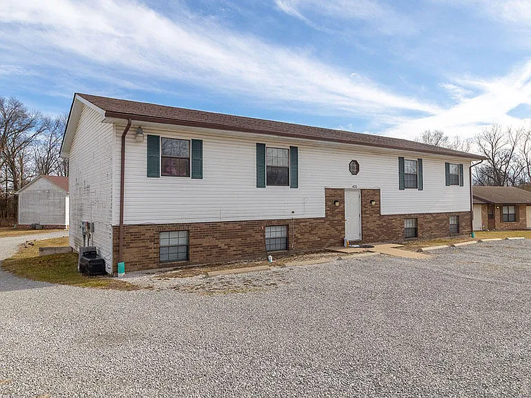 420 N East Park Ln #D — Photo 3