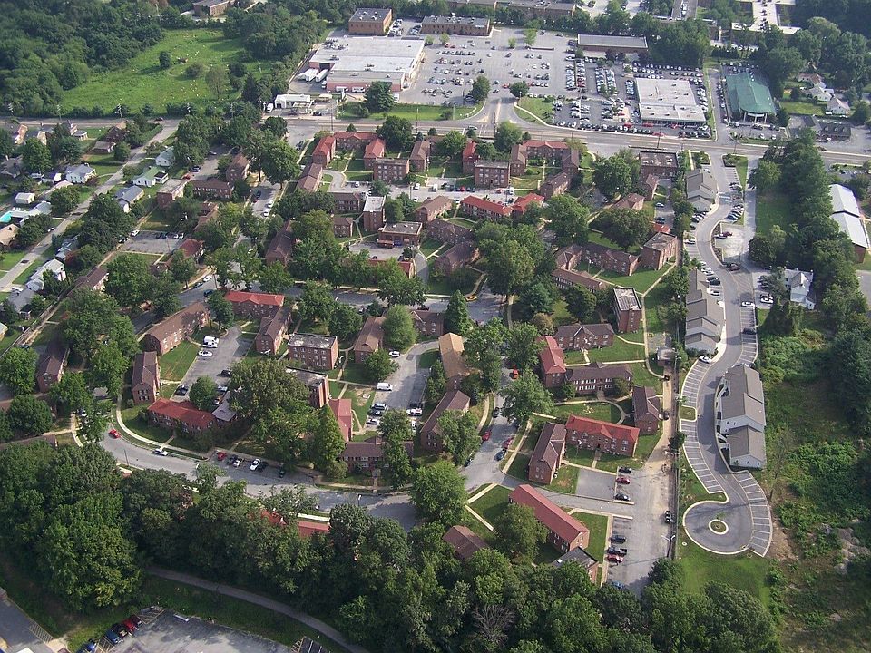 1st image of 29 Court Dr