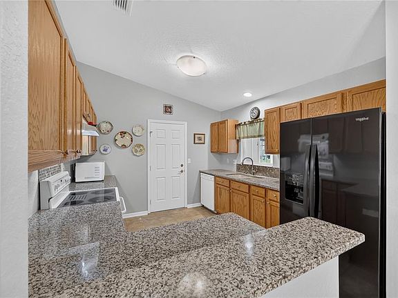 3rd image of 11579 SW 140TH LOOP