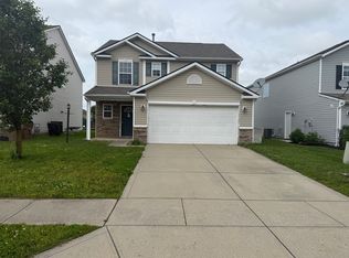 2492 Middle View Dr, Columbus, IN 47201