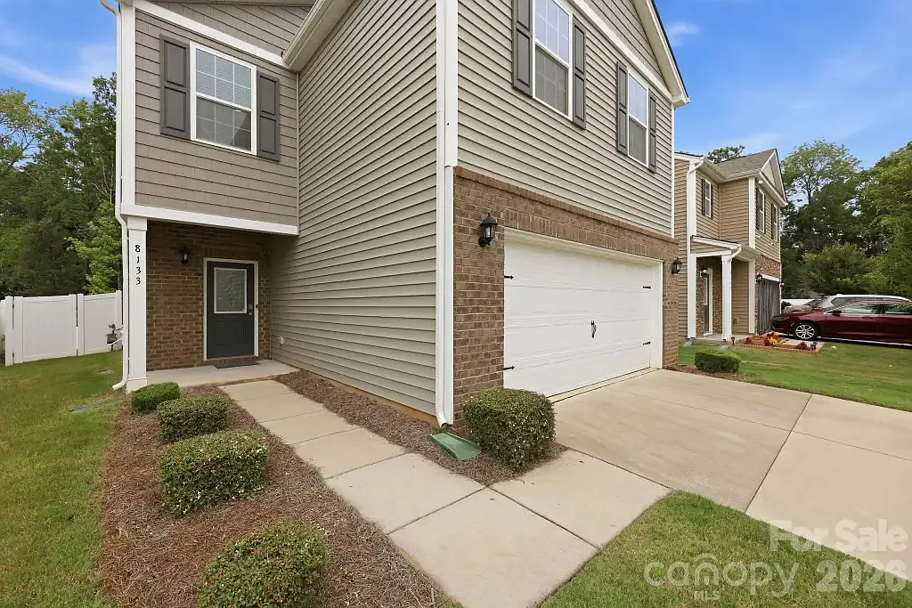 4 bed, 2020 sqft, $2,549 — Photo 1