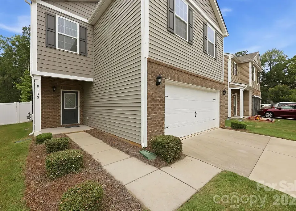 8133 Clairwood Dr