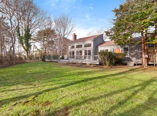 82 Hand Ln, Amagansett, NY 11930