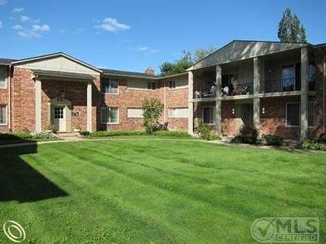 Garden Apartments.JPG