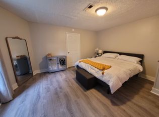 2455 Woodbine Ave APT 1, Knoxville, TN 37917