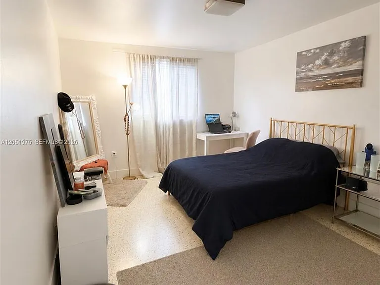 652 NW 3rd St #306 — Photo 5