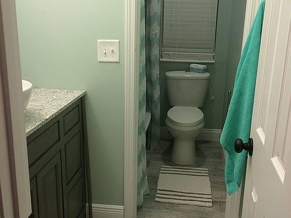 4th image of 1225 Shipley Dr