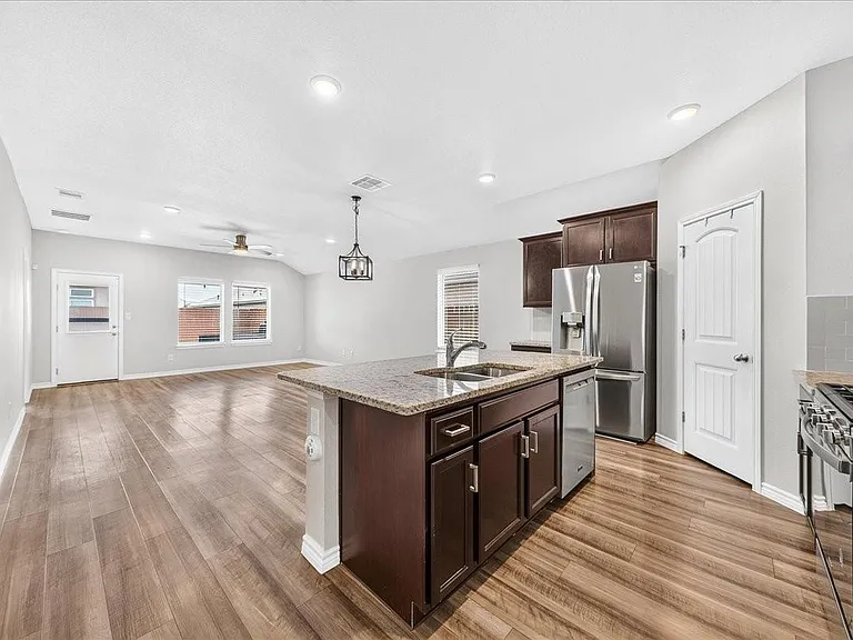 7826 Bullrider Dr — Photo 11