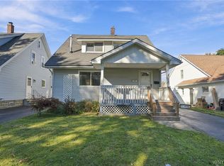 25 Cayuga Ave, Lancaster, NY 14086