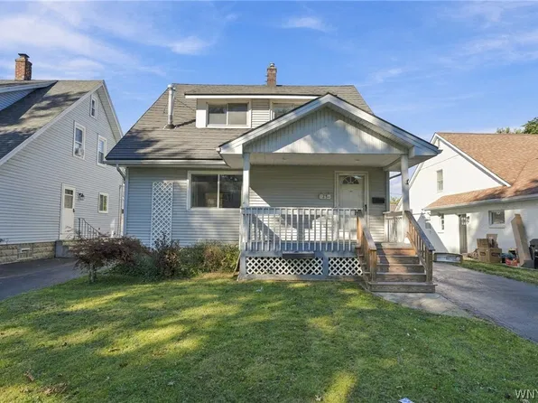 25 Cayuga Ave, Lancaster, NY 14086