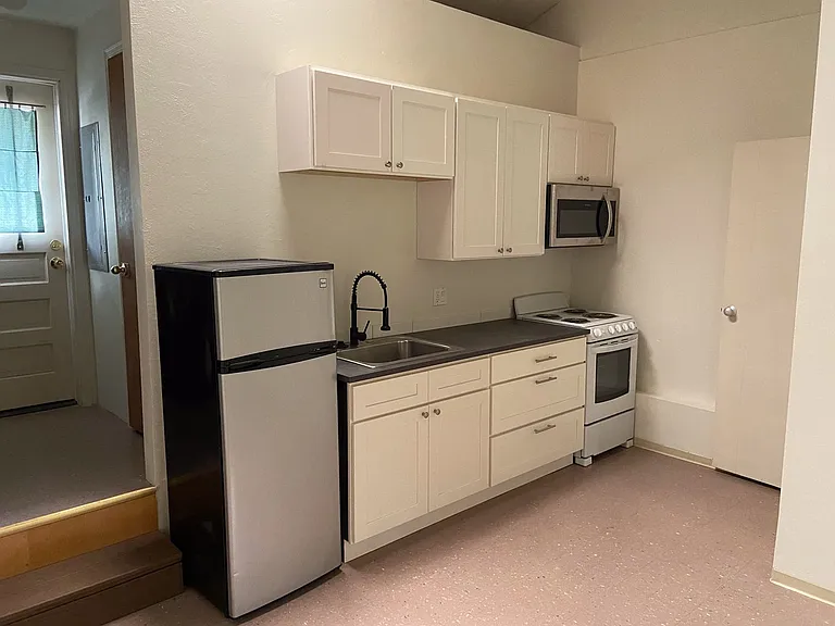 5543 SE Gill St — Photo 9