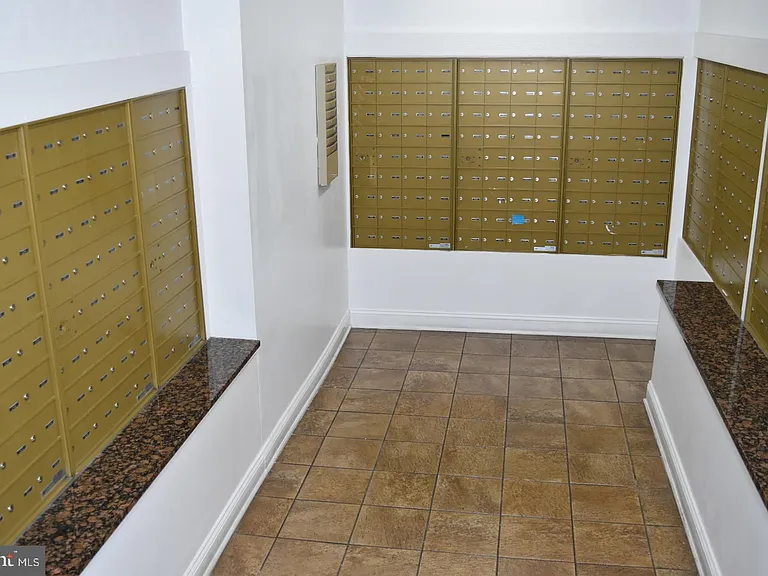 1111 Arlington Blvd #825 — Photo 15