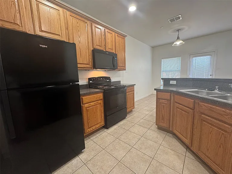 8745 Manhattan Ave — Photo 7