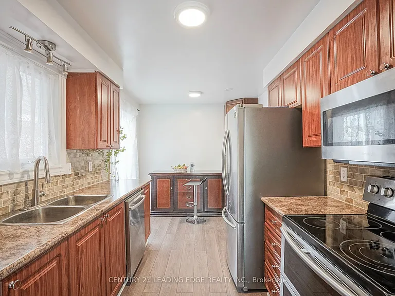 29 Junewood Cres #UPPER — Photo 10