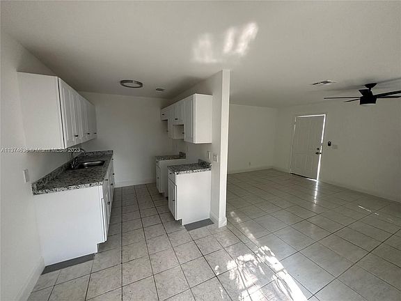 5th image of 3811 S 57th Ave #3