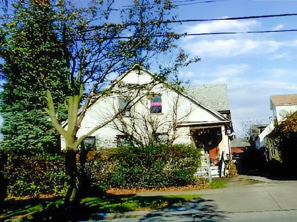 648 Maple St, Rochester, NY 14611