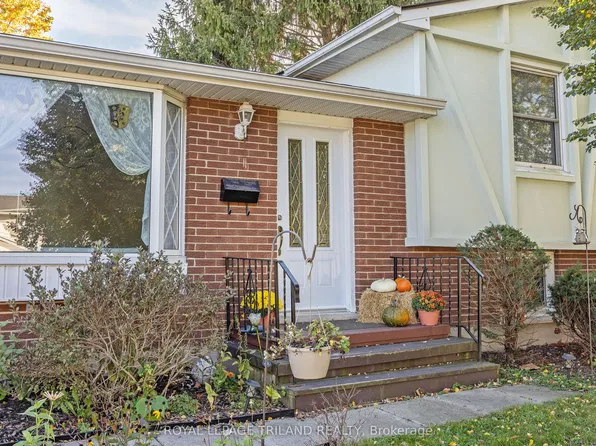 15 Confederation Dr, Saint Thomas, ON N5P 3P1