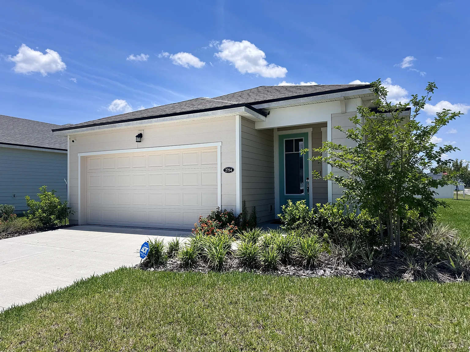 3 bed, 1738 sqft, $2,300 — Photo 3