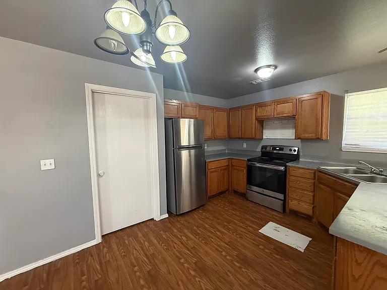 1306 N Arthur St — Photo 4