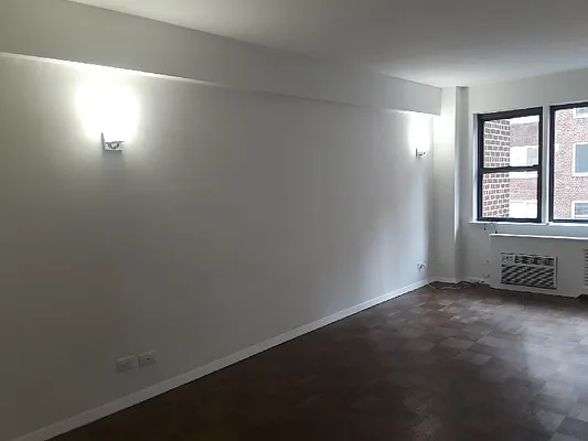 Rented by Solil Management | media 5