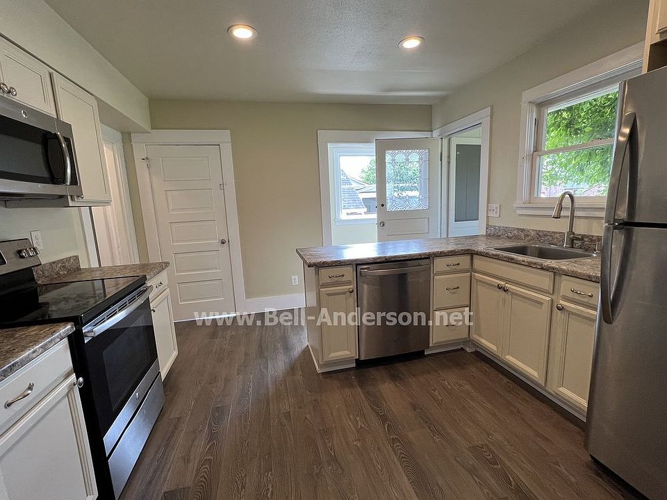 1809 Porter St Enumclaw, WA Zillow