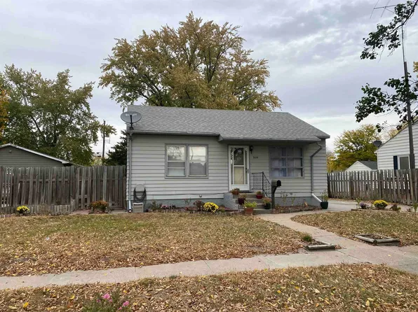 3110 6th St, Columbus, NE 68601