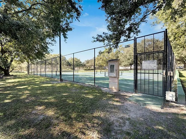 8202 Broward Pl — Photo 44
