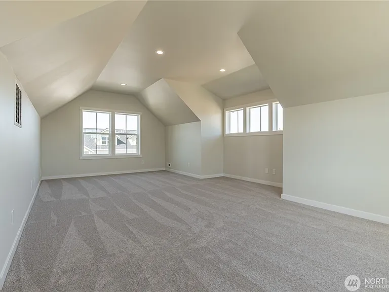 2233 Berryman Loop — Photo 29
