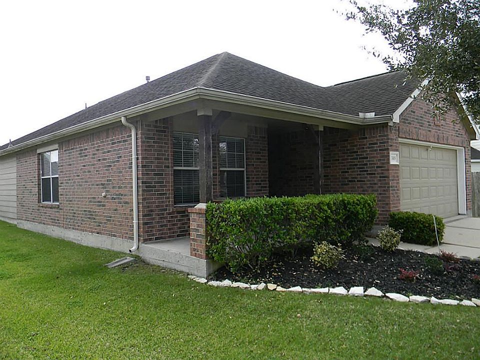 Well Shaded Front Porch And Recessed Front Entry