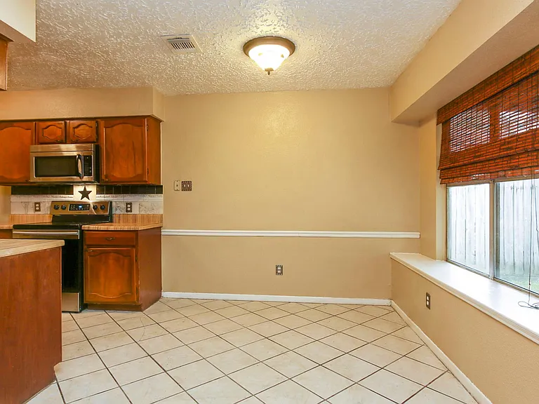 22811 Capitol Landing Ln — Photo 5